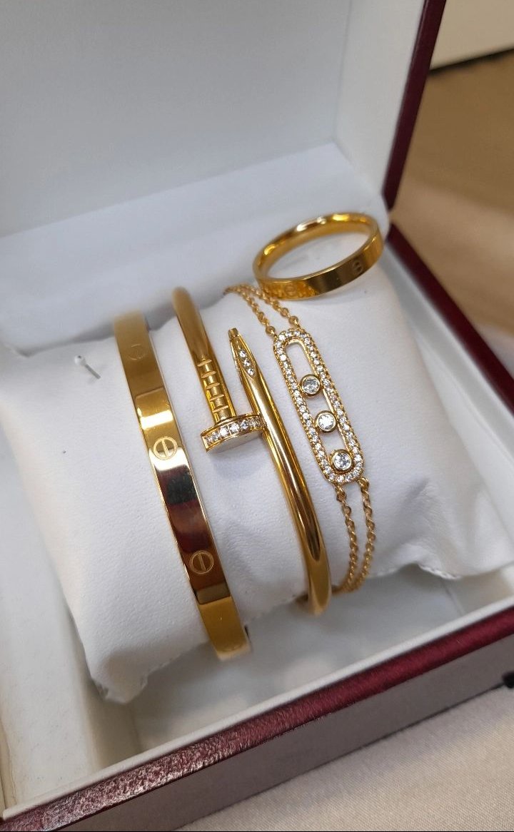 Trio Cartier-Clou-Messika