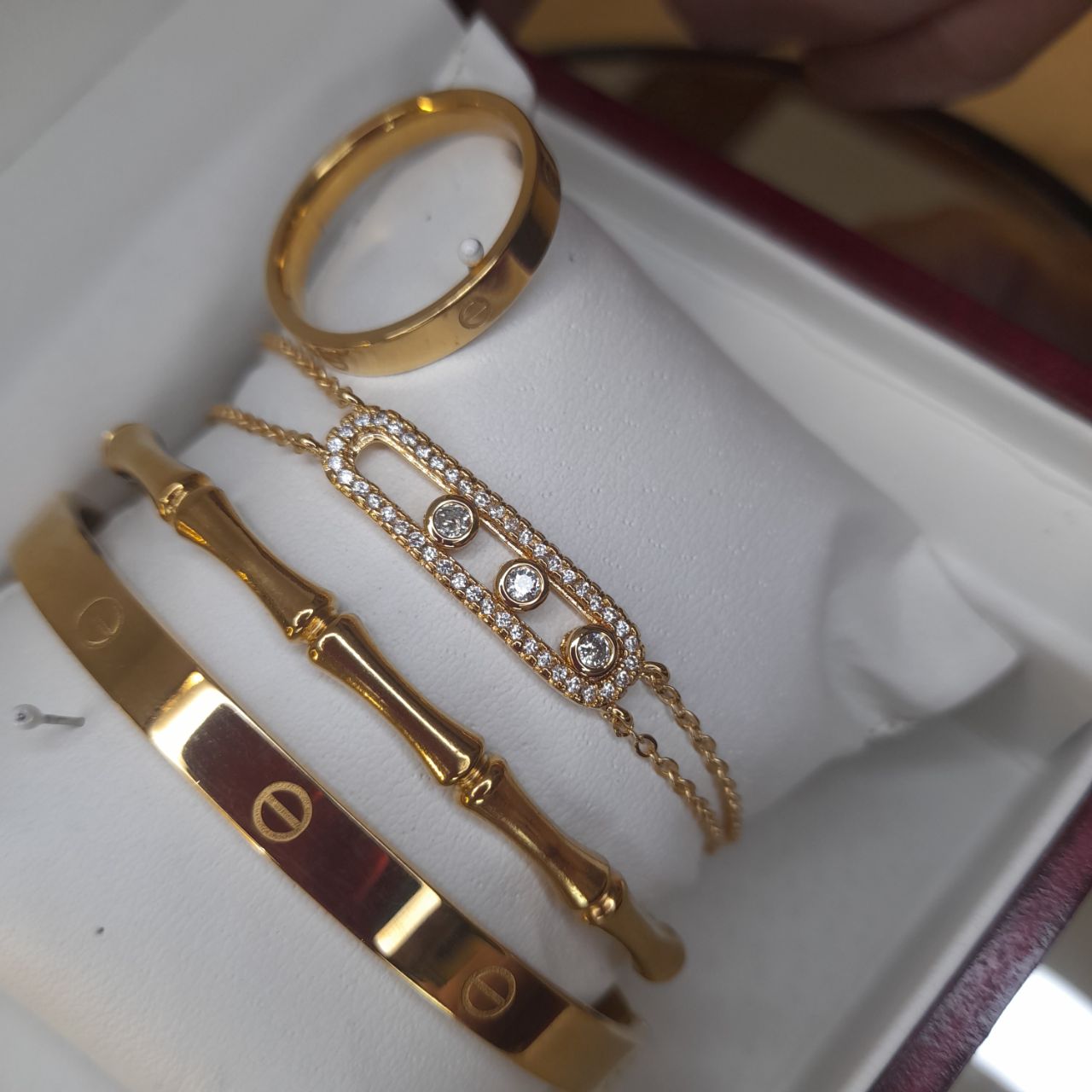 Trio Cartier-Gold-Messika